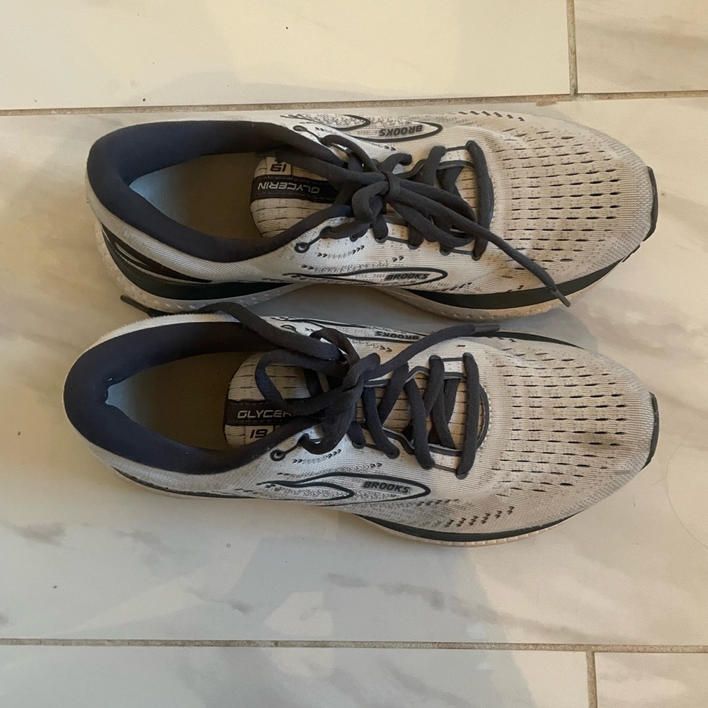 Brooks glycerin 19, size 9.5